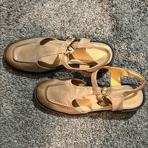 Elegant Tan Leather Women's Sandals